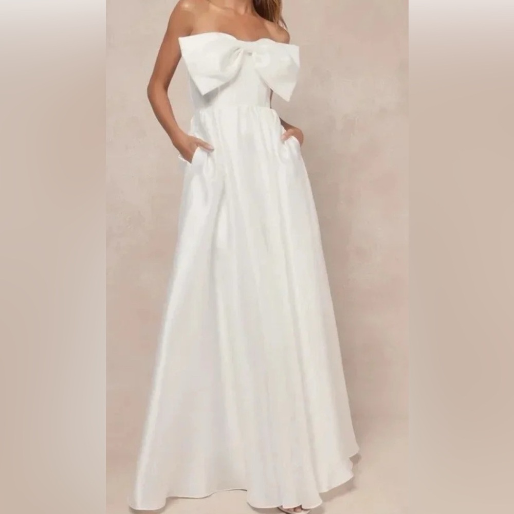 NWT Lulu's White Bow-Accent Wedding White Party Photo Op Lined Gown Dress Small
